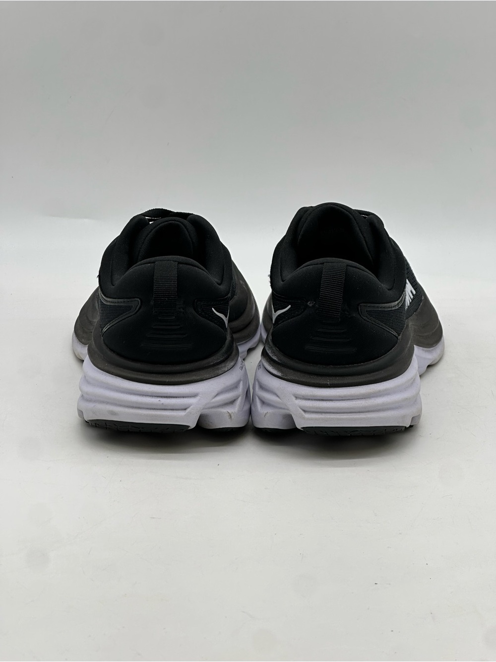 Hoka Bondi 8 Sneakers. Size 7. - Picture 9 of 9